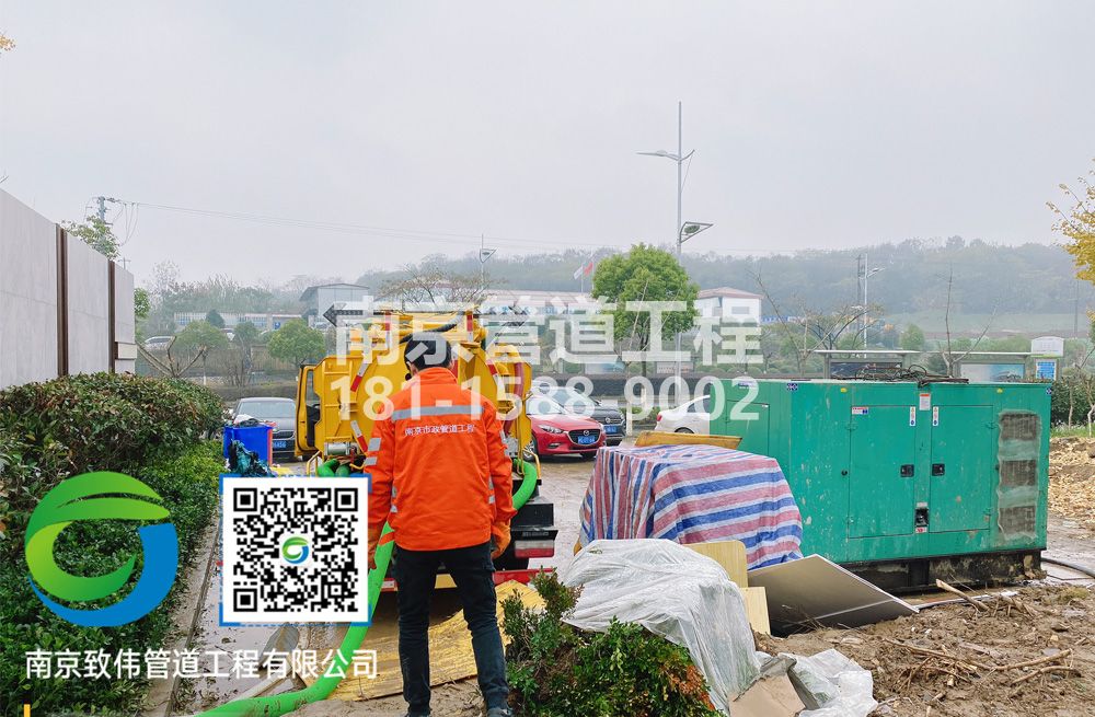 303企业售楼部抽粪